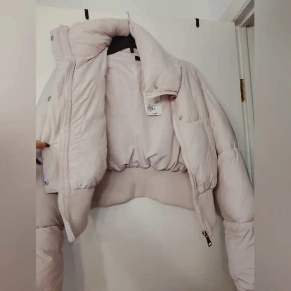 Forever 21 Women's Pink Puffer Jacket - Picture 4 of 11